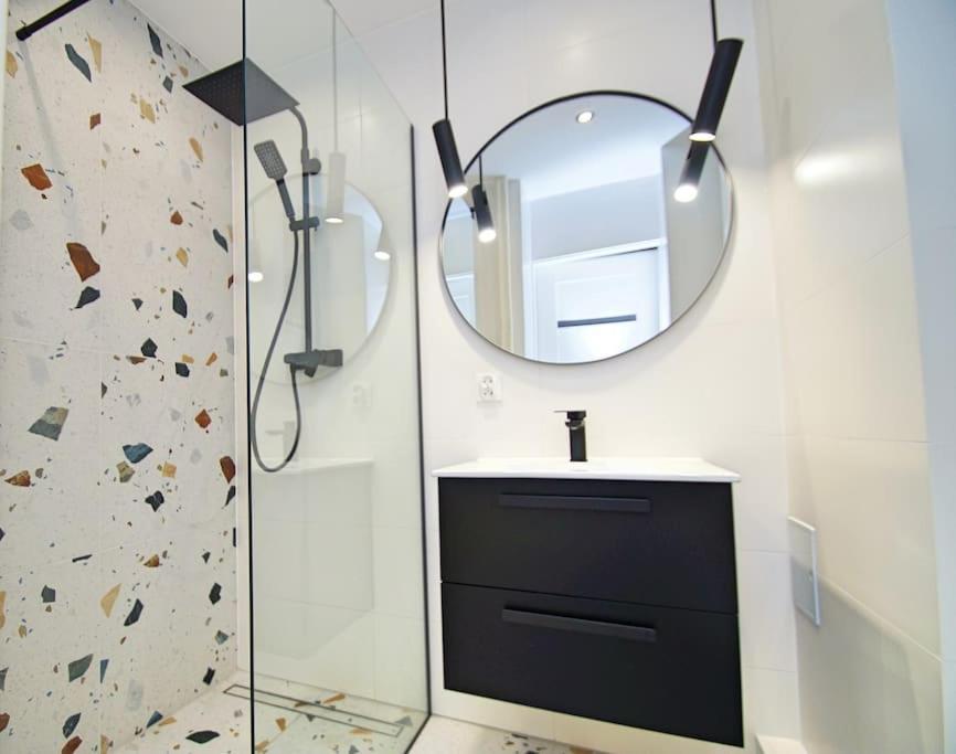 Apartament Korfantego Citycentre Z Widokiem Na Spodek Katowice Ngoại thất bức ảnh