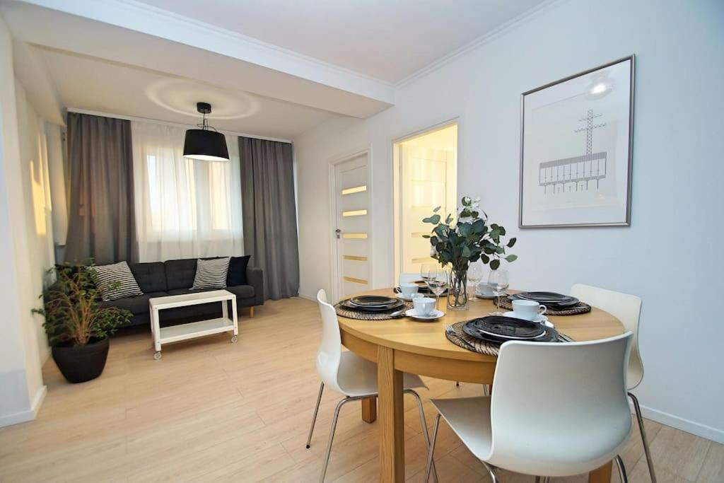 Apartament Korfantego Citycentre Z Widokiem Na Spodek Katowice Ngoại thất bức ảnh